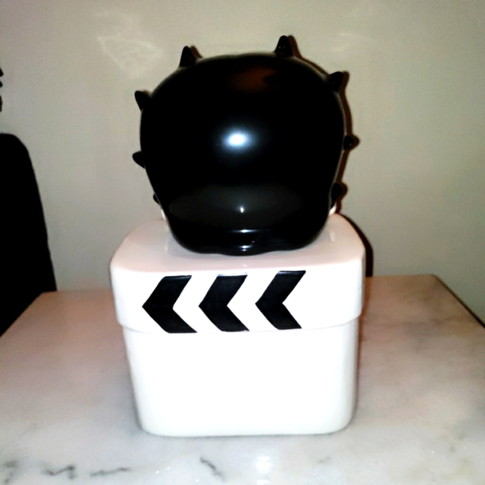 Betty Boop Ceramic Cookie Jar - Picture 2 of 5